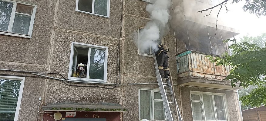 Вредная привычка привела к пожару в Кирове: есть пострадавший