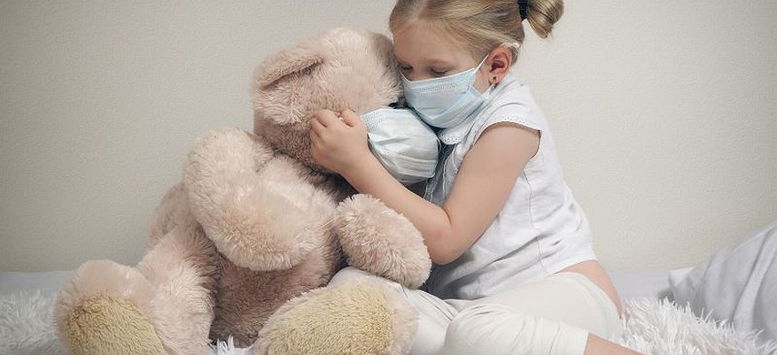 Поражение почек и сердца: врач рассказал о последствиях COVID-19 у детей