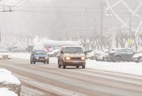 Из-за сильного снегопада на кировские дороги выведут всю спецтехнику