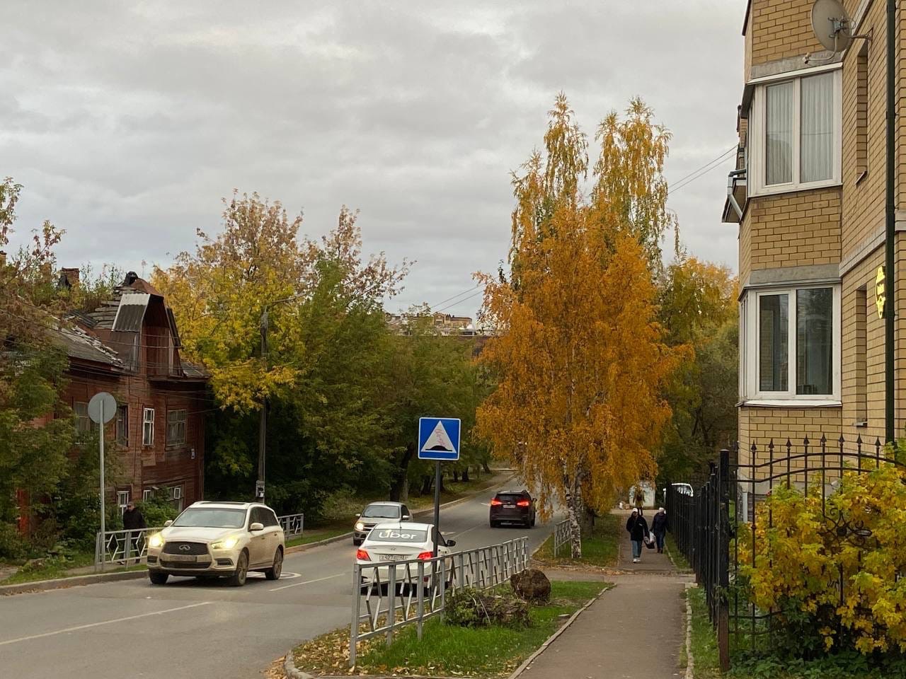 Октябрь киров. Октябрь в городе.