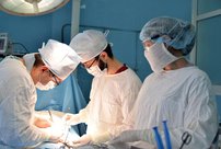Кировские медики вырезали пациенту гигантский зоб