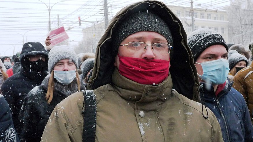 Главная картинка новости: В Кирове судят активиста из-за поста во «ВКонтакте»