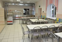 «Ребенок не может есть еду в школе»: как кормят учеников в Кирове