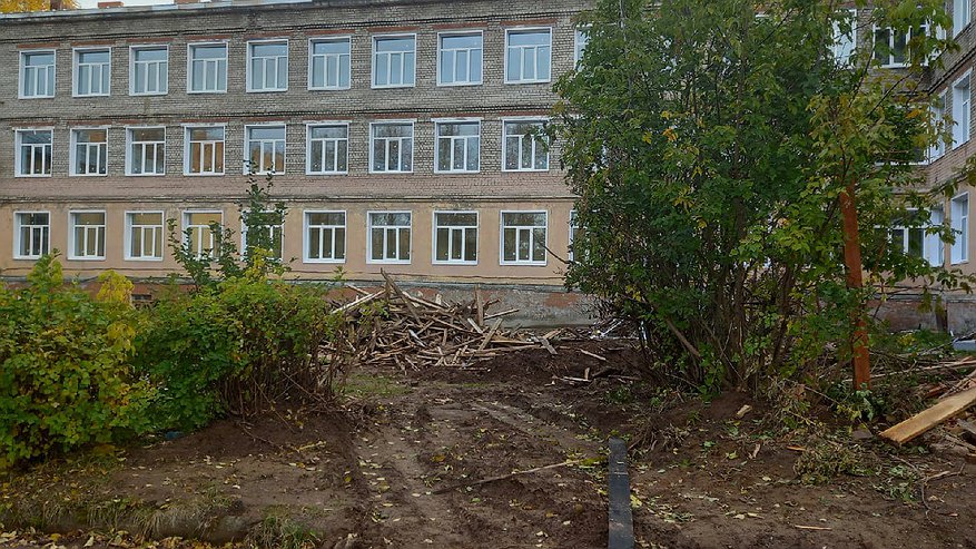 Главная картинка новости: "Дети учатся в 3 смены и голодают": в Кирово-Чепецке подрядчик не доделал ремонт школы