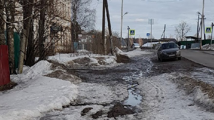 Главная картинка новости: «Пройти можно только по проезжей части»: когда в Кирове отремонтируют тротуары