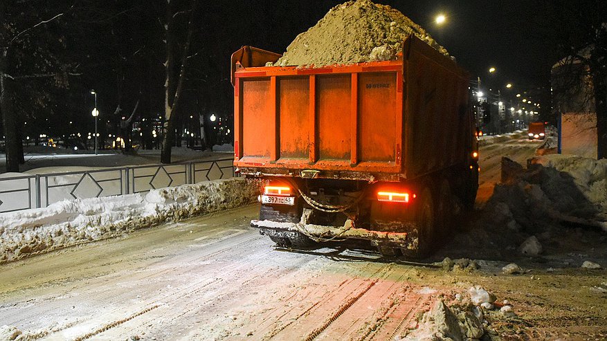 Известно, откуда будут вывозить снег в эти выходные