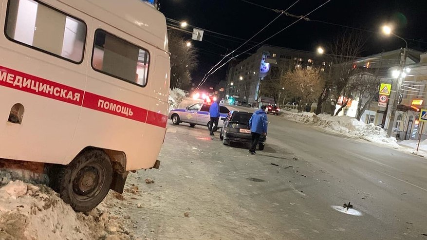 В Кирове ищут свидетелей ДТП со скорой помощью