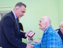 Ветераны ВОВ получили юбилейные медали от министра здравоохранения региона