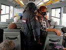 В Кирове полиция проверила соблюдение масочного режима в автобусах: «В рейды мы выходим без предупреждения»