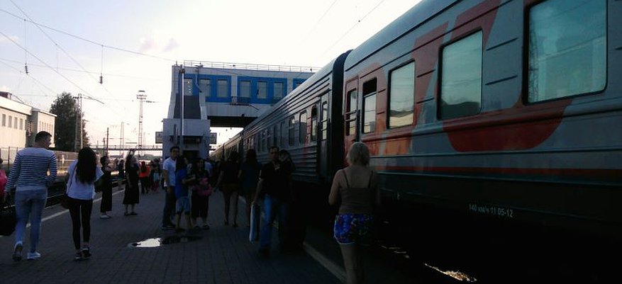 В Кировской области поезд чуть не сбил несколько детей