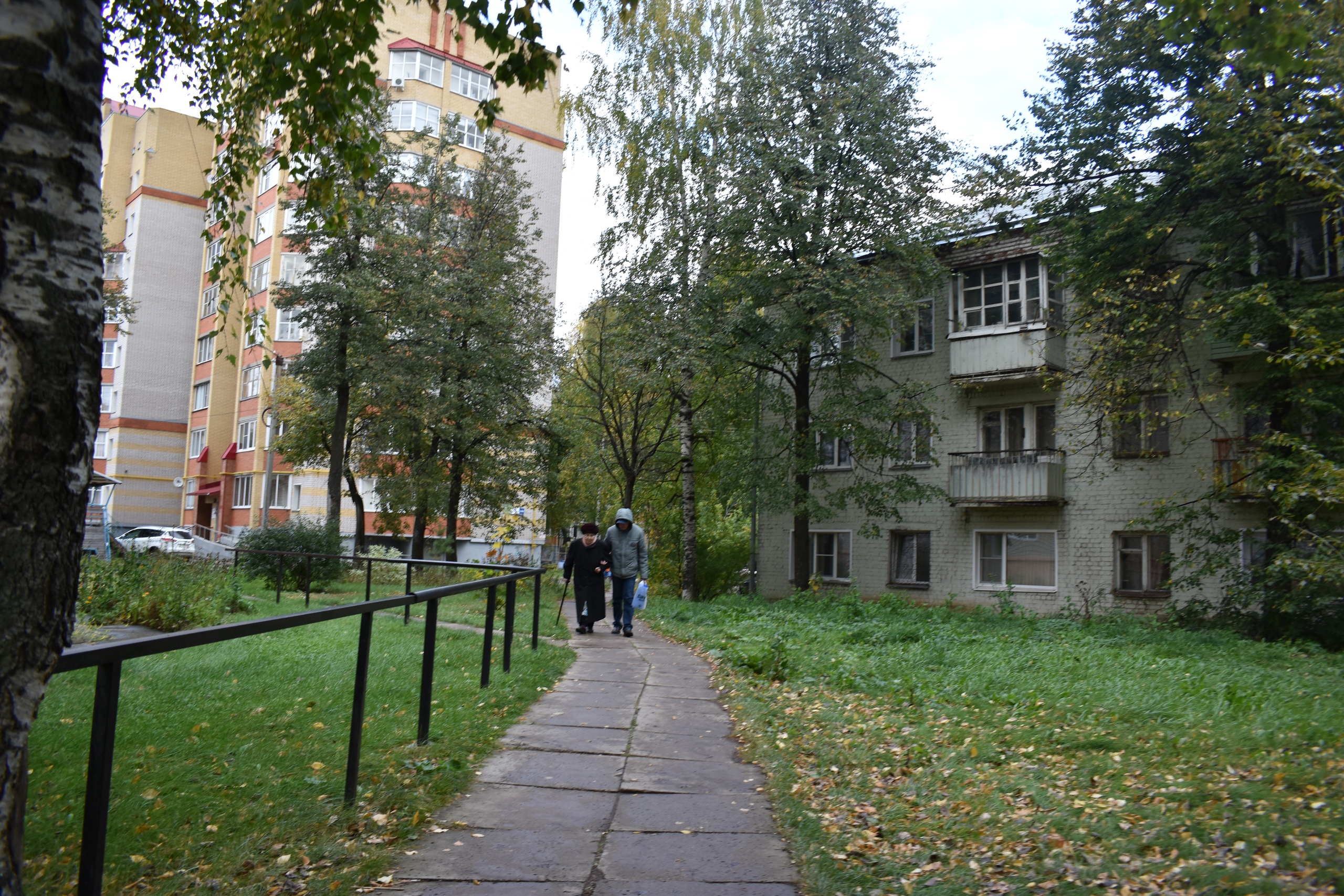 Ли кировская. Короленко 15 Киров. Короленко 15 Киров фото.