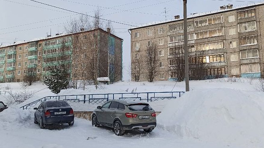 Главная картинка новости: Кировчане платят деньги за складирование снега во дворах