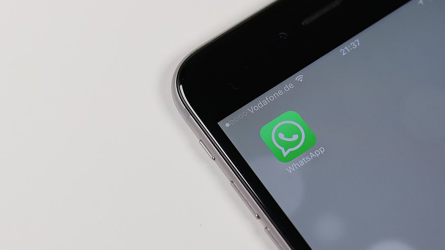 Главная картинка новости: Мессенджер WhatsApp перестанет работать у ряда пользователей с 1 января 2021 года