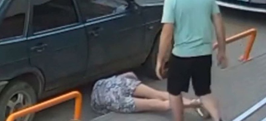 Кировчанина, который ударил при ребёнке женщину, признали виновным