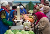 В Кирове на Театральной площади открыли весеннюю ярмарку