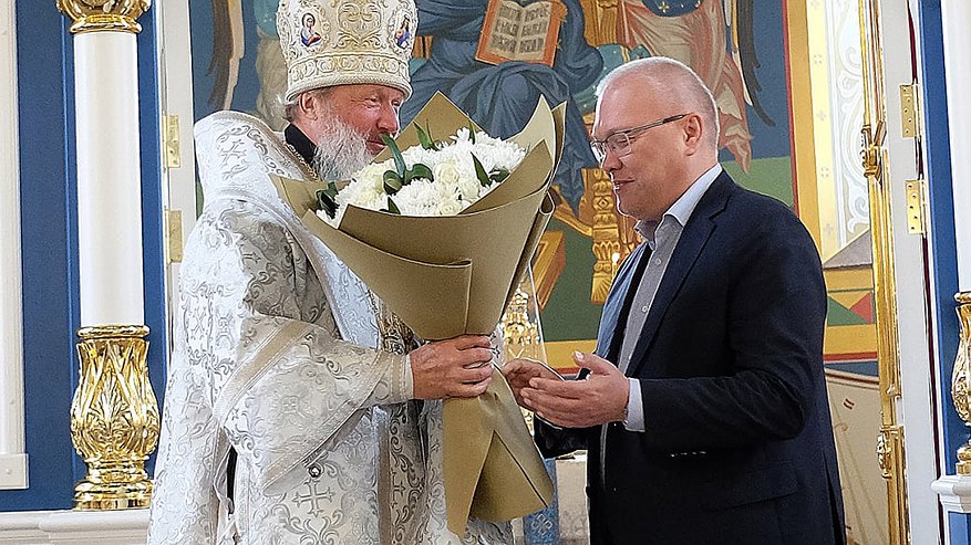 Губернатор вручил храму в Чистых прудах Владимирскую икону Божьей Матери