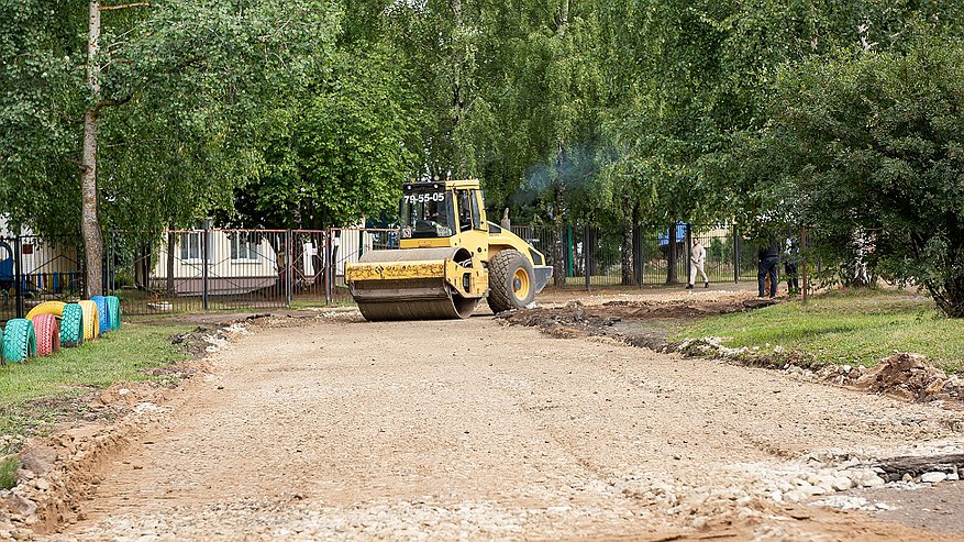 Главная картинка новости: В Кировской области обустроят дорогу к детскому саду после жалоб жителей