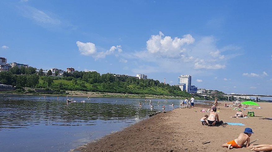 Главная картинка новости: Городской пляж в районе старого моста откроется на следующей неделе