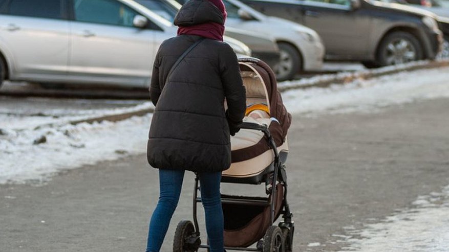 Главная картинка новости: Автопродление пособий отменили: как оформлять «путинские» с 1 марта