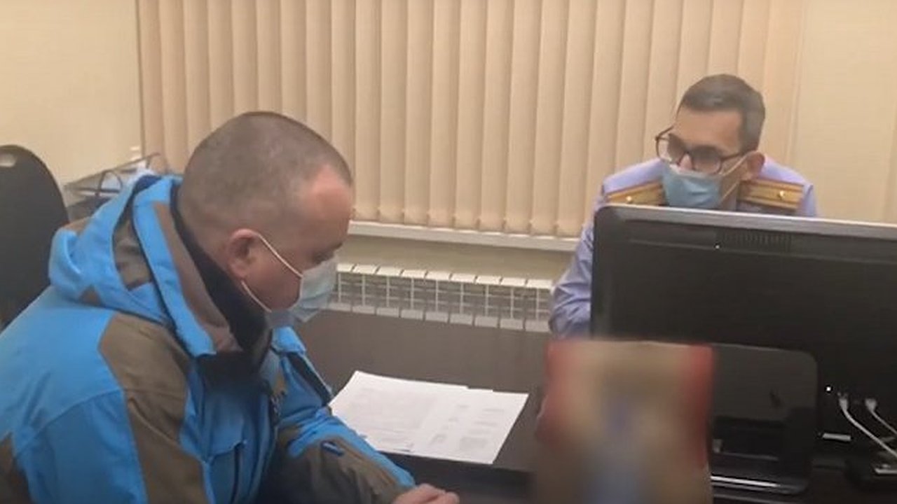 Главная картинка новости: Суд избрал меру пресечения экс-главе администрации города Кирова