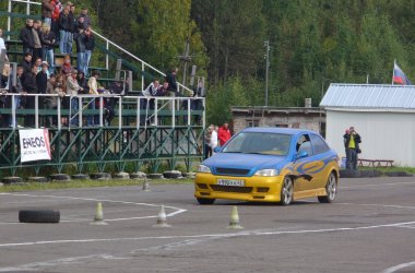 «Город Киров»:Автогонки. Полеты над оврагами