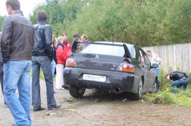 «Город Киров»:Автогонки. Полеты над оврагами