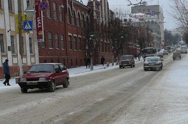 «Город Киров»:Песок против снега. Автомобилисты снова крайние