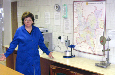 Асфальт на дороги области кладут качественный, но дороги в плачевном состоянии