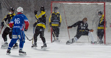 За кого «поболеем» в первый весенний месяц