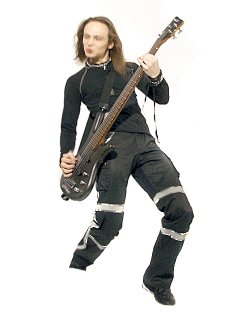 «Город Киров»:Ребята из кировской группы «Xe-NONE» сняли клип по принципу Do It Yourself