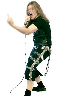 «Город Киров»:Ребята из кировской группы «Xe-NONE» сняли клип по принципу Do It Yourself