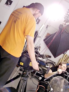 «Город Киров»:Ребята из кировской группы «Xe-NONE» сняли клип по принципу Do It Yourself