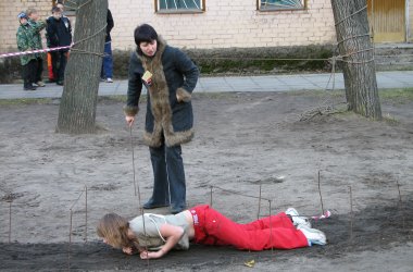 «Город Киров»:Дети с оружием в руках